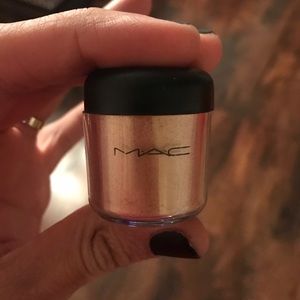 ⬇️ MAC Melon Pigment 7.5 g/ .26oz